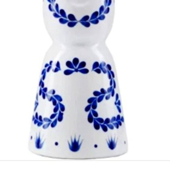 Clase Azul reposado tequila-Empty ceramic bottle. 1 Bottle - Picture 1 of 7